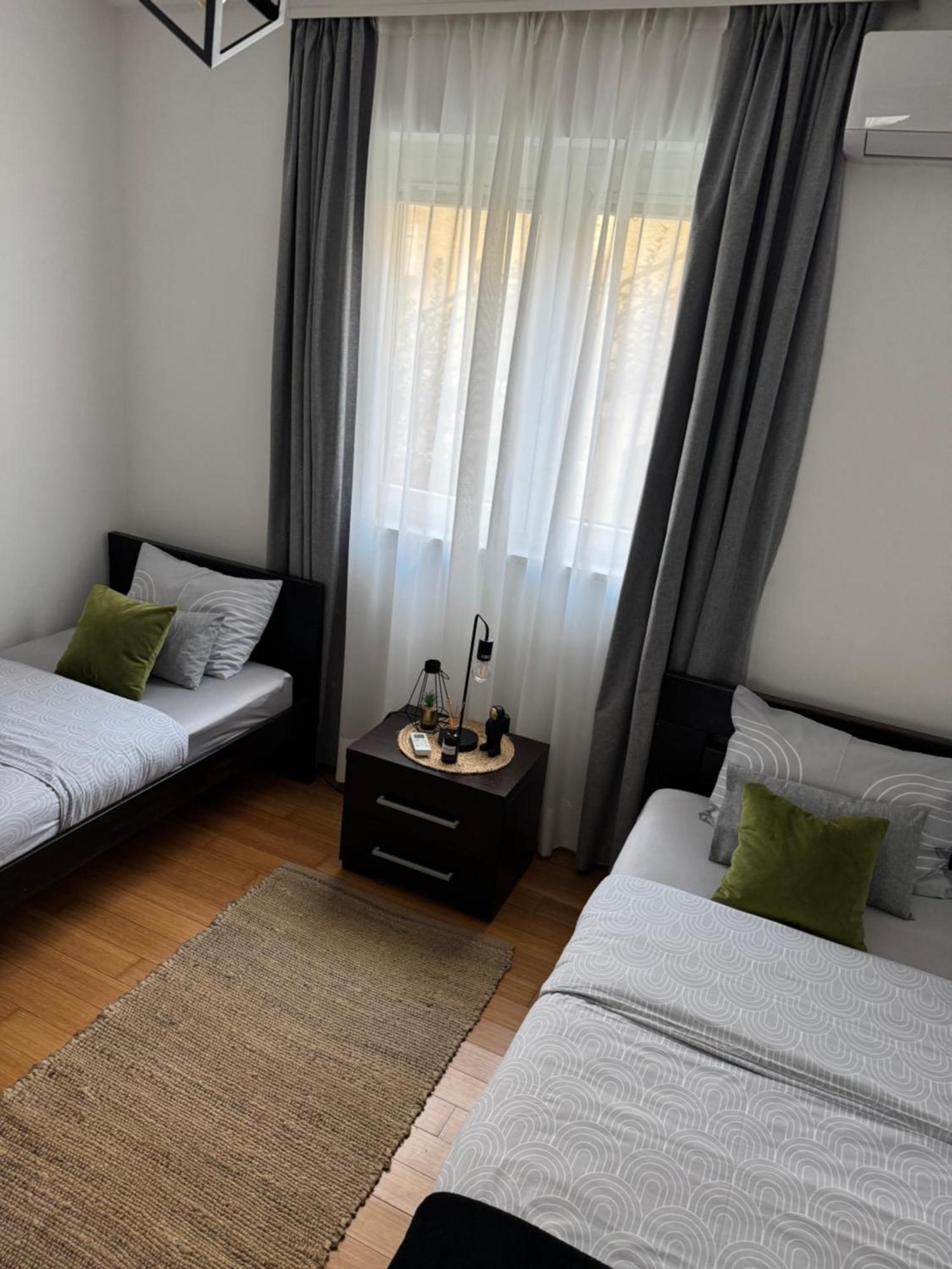 J&M Apartment Kotor Exteriör bild