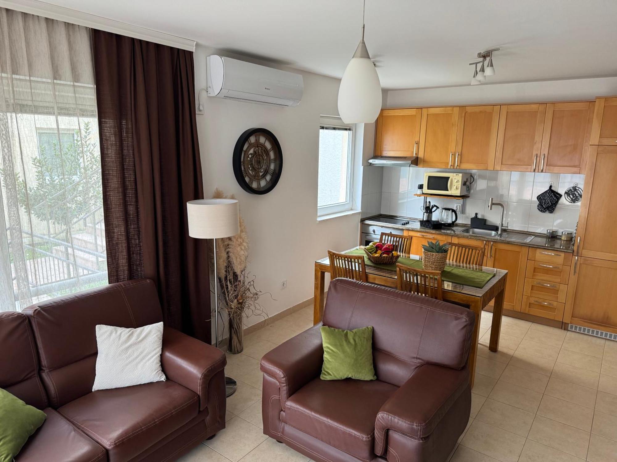 J&M Apartment Kotor Exteriör bild